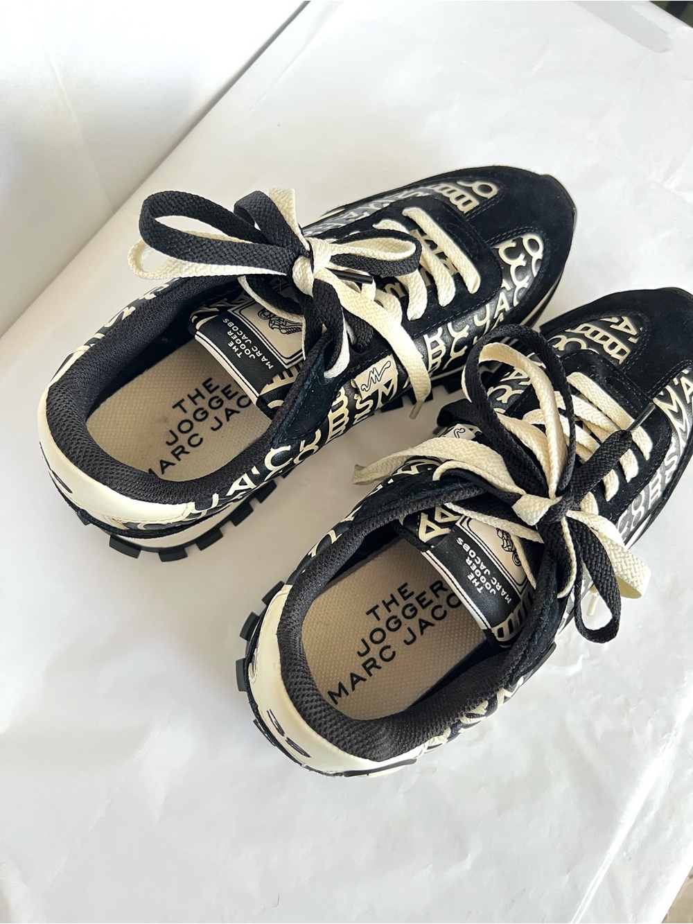 The Marc Jacobs The Jogger Monogram Leather Sneakers Black/Cream EU 39 - Picture 7 of 14